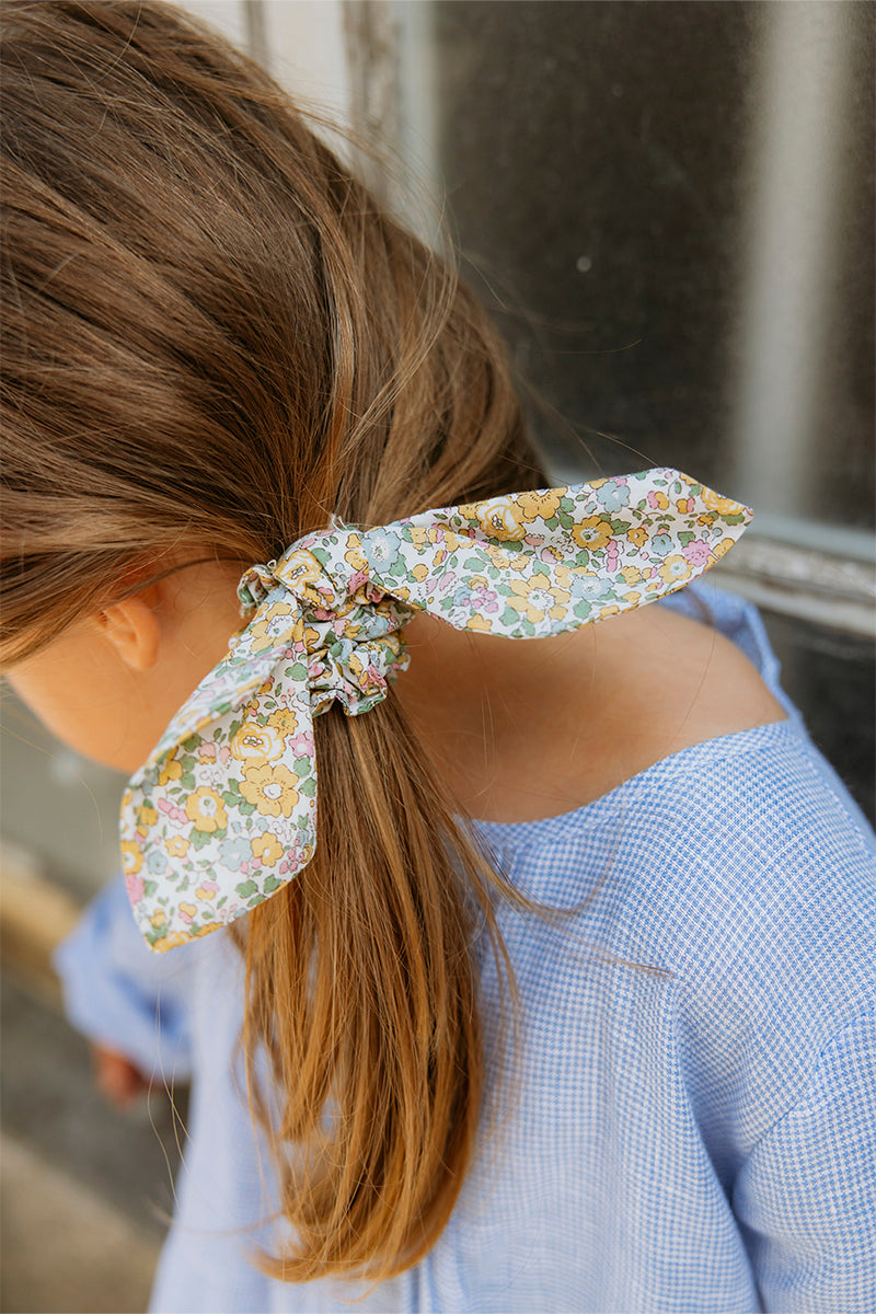 Lalaby - Scrunchie bow - Betsy ann