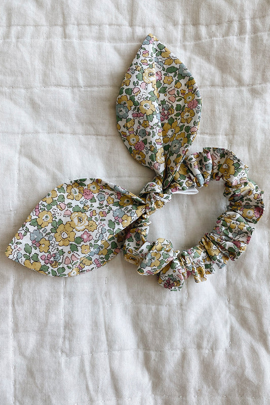 Lalaby - Scrunchie bow - Betsy ann