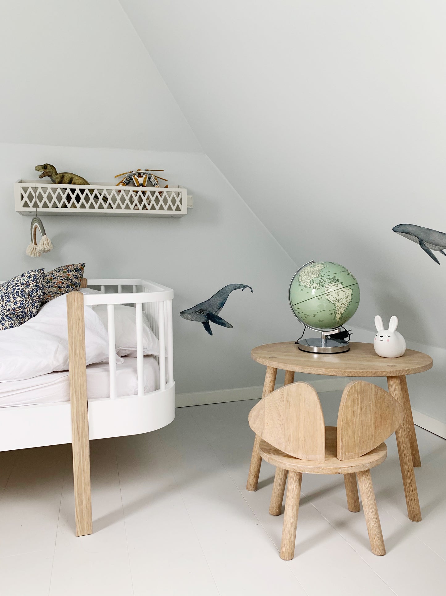 Atlas & August - Wallsticker - Hval 2