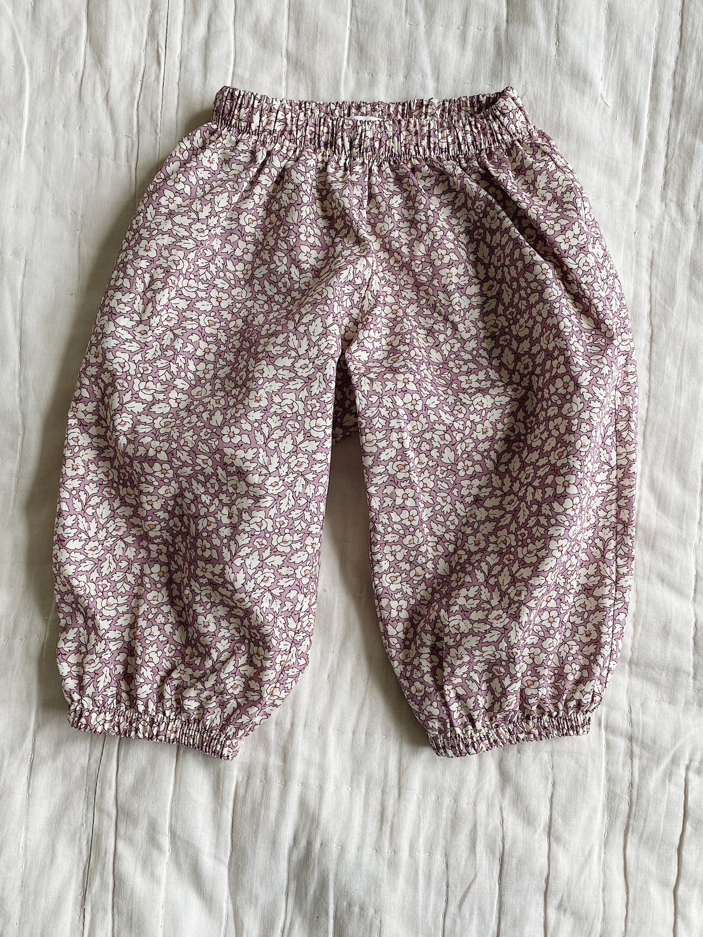 Lalaby - Pixi pants - Feather fields